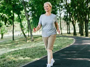 UK Health Resolutions: Walking Emerges as Expert-Backed Alternative to Expensive Fitness Trends