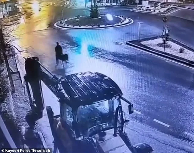 Kayseri's Brazen Gold Heist: Forklift and Donkey Shock Authorities