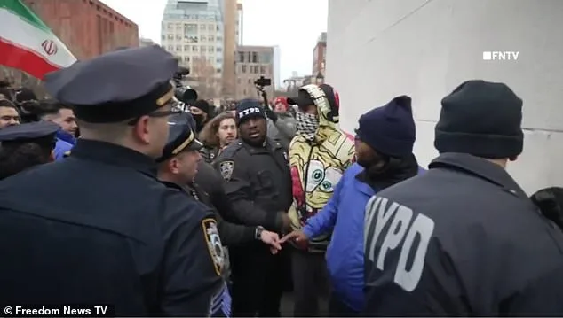 SpongeBob Sweatshirt and Keffiyeh Scarf: Unusual Symbols Amid Violent Clash at Khamenei Vigil in New York