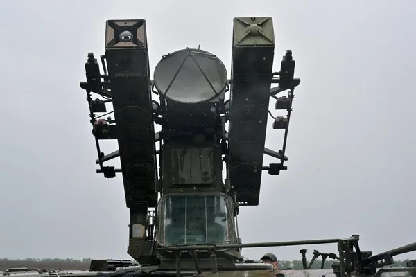 UAE Air Defense Systems Intercept Dozens of Missiles and UAVs Amid Escalating Regional Tensions