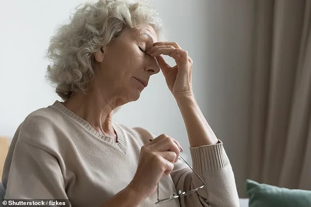 Beyond Memory Loss: Early Dementia Symptoms Include Impulsive Behavior and Financial Changes