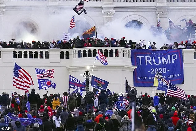 Supreme Court Clears Steve Bannon of Contempt Charges, Reigniting Debate Over Executive Privilege and Judicial Authority