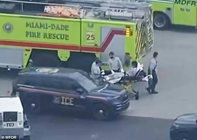 Four people lose consciousness on ICE charter plane after air conditioning fails.