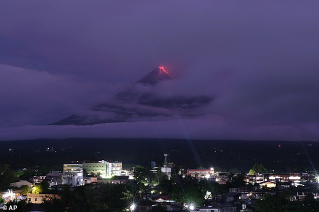 Philippines Fireball Was Meteor, Not Missile, Despite Mount Mayon Eruption